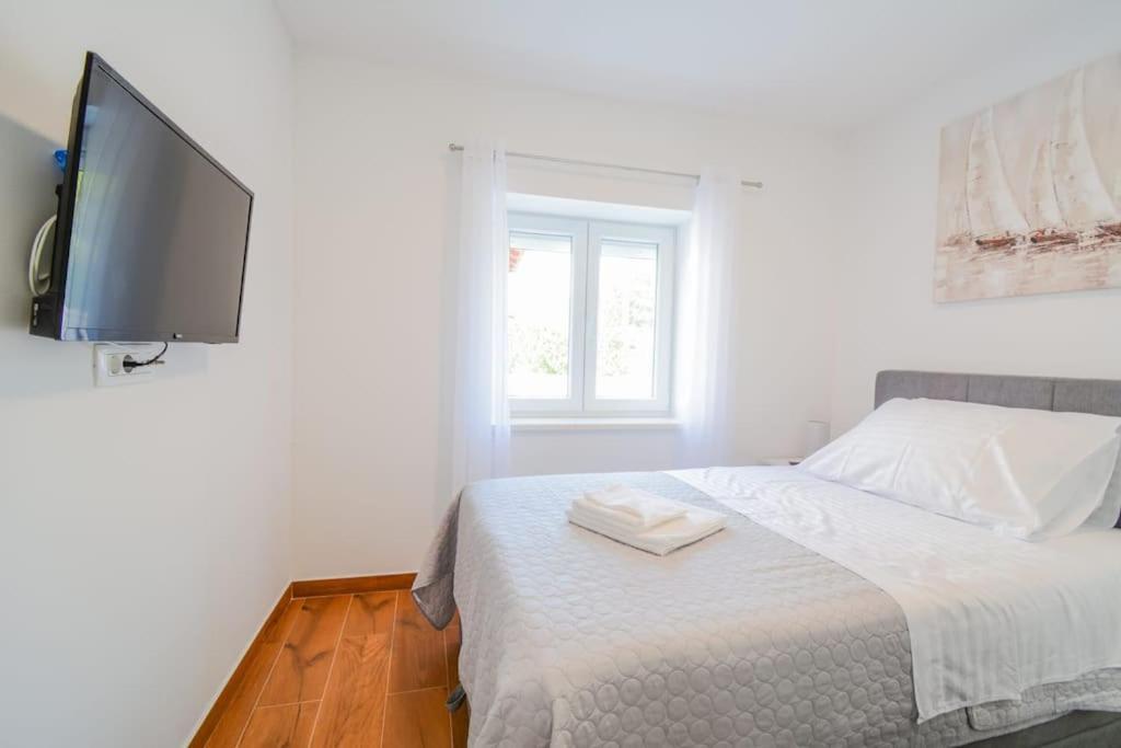 Kruševo Villa With Amazing View And A Private Pool, Susnjar 1 מראה חיצוני תמונה